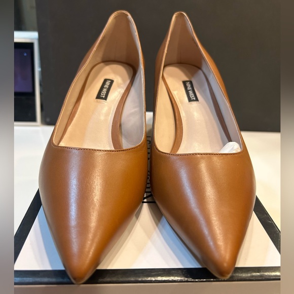 Nine West Tan Arlene Pointy Toe Pumps NWOT Size 12 - Picture 1 of 8